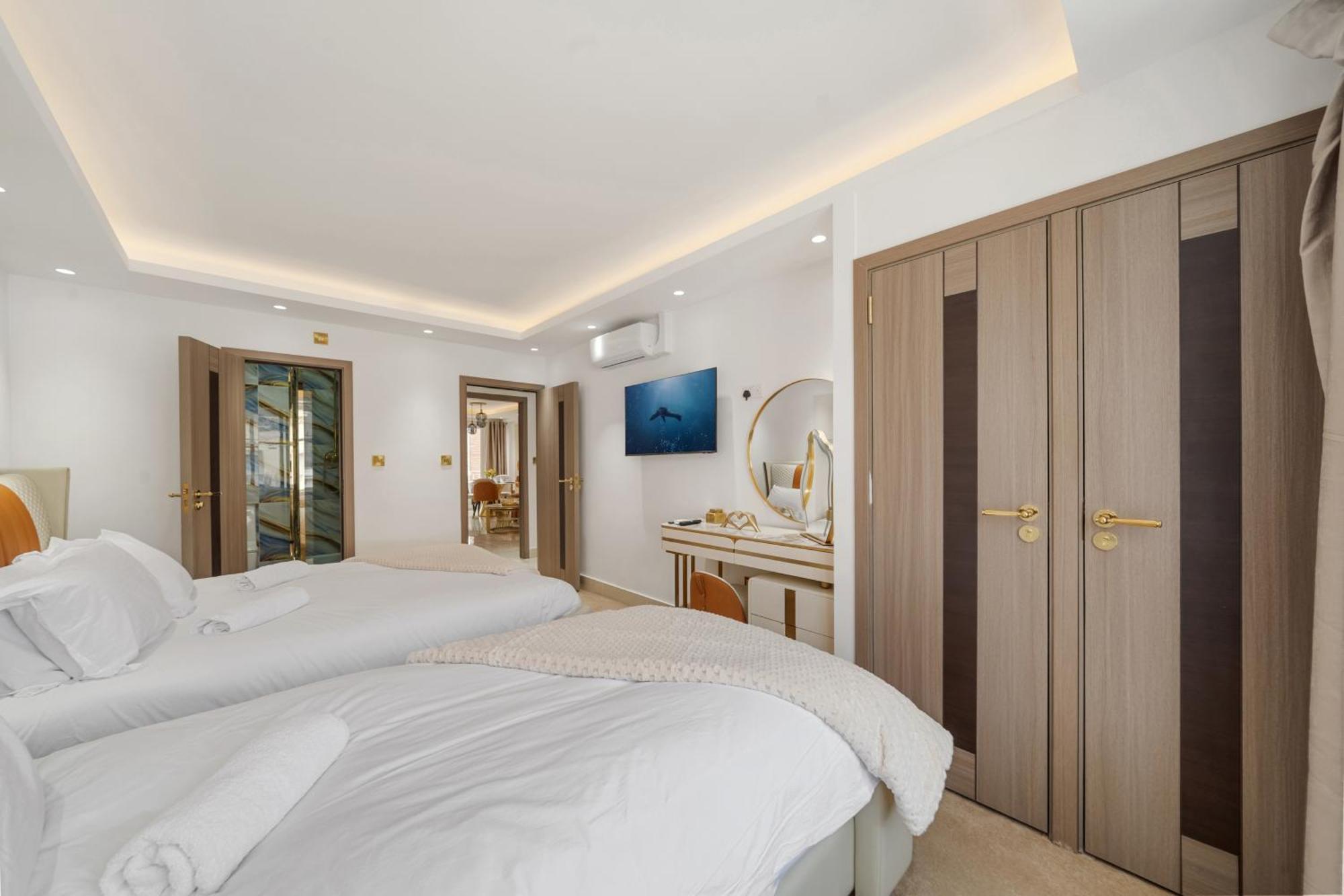 Exquisite 2-bedroom Luxury In Prestigious Mayfair H3